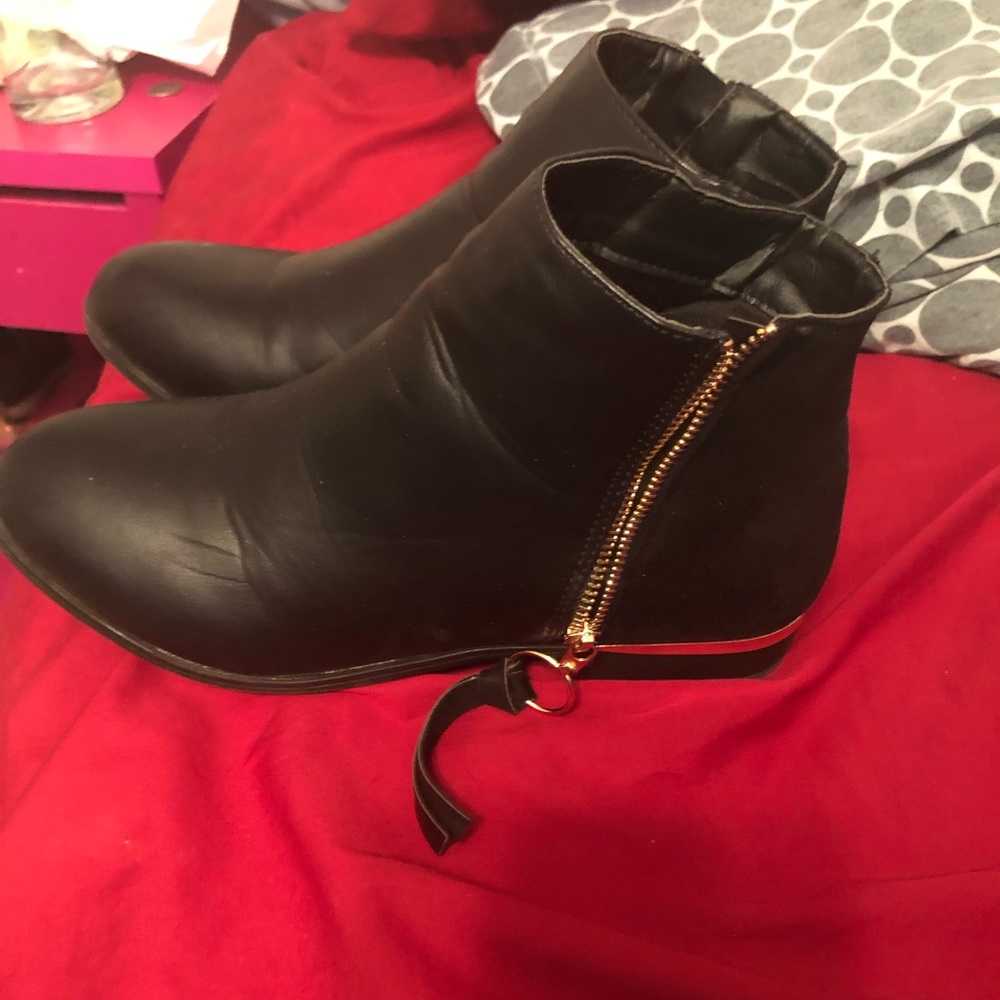Black Chelsea boots
